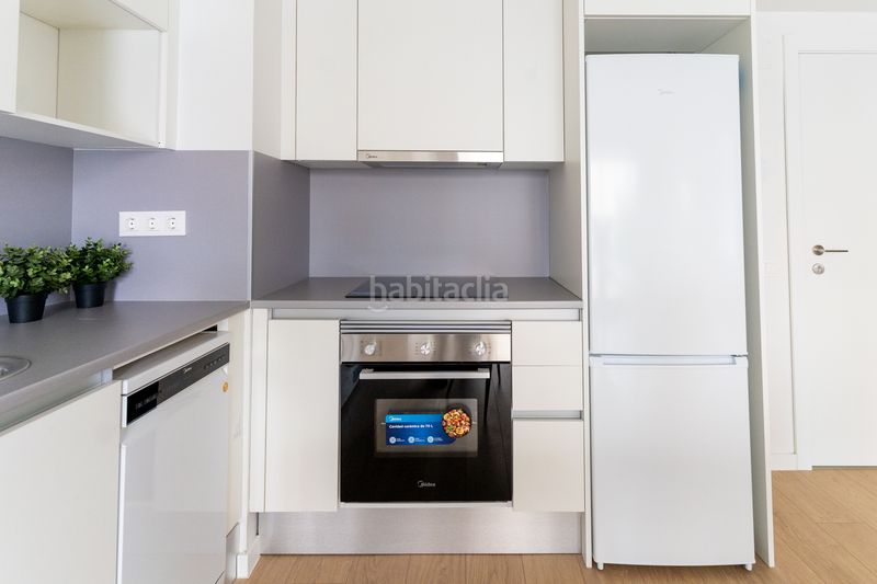 Foto 07f804bb-4819-46e6-aeaa-916f1039b72e. Rent flat 59m<sup>2</sup> with parking pool in Butarque Madrid