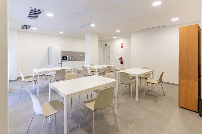 Foto d539e0c2-1307-44a9-8534-ea6f31453ea6. Rent flat 97m<sup>2</sup> with parking pool in Butarque Madrid