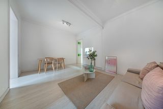 Piso  Calle del comte d'urgell. Luminosa vivienda en antiga esquerra del eixample