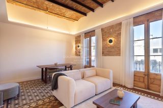 Pis  Carrer girona. Ultima planta en quadrat dor