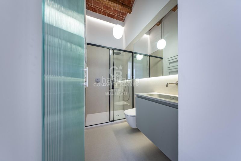 Foto 4b1d0998-0f1d-46e2-873f-37a5ad773283. Pis a Dreta de l´Eixample Barcelona