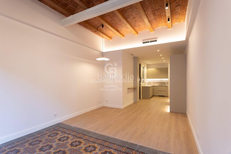 Foto 58510467-77a6-41f7-ab8e-0e3c7ffd8072. Pis a Dreta de l´Eixample Barcelona