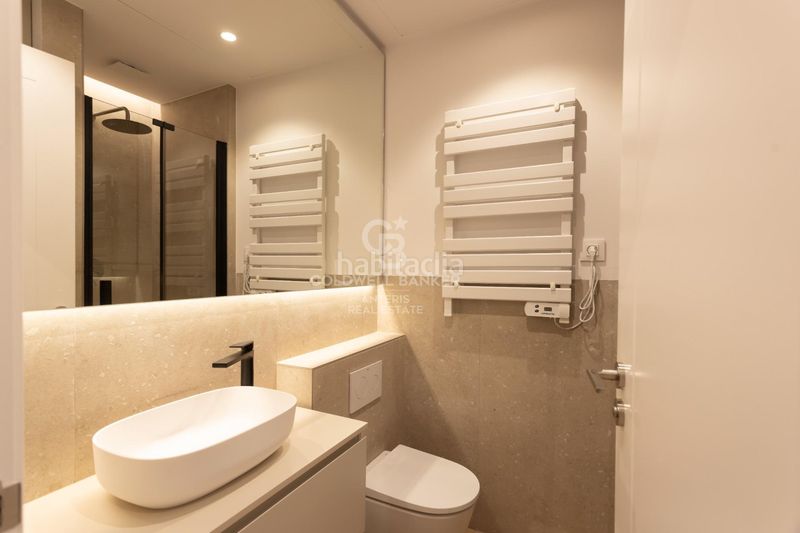 Foto b291de7f-5ac1-4c7b-998d-f56bed9d3b5f. Pis a Dreta de l´Eixample Barcelona