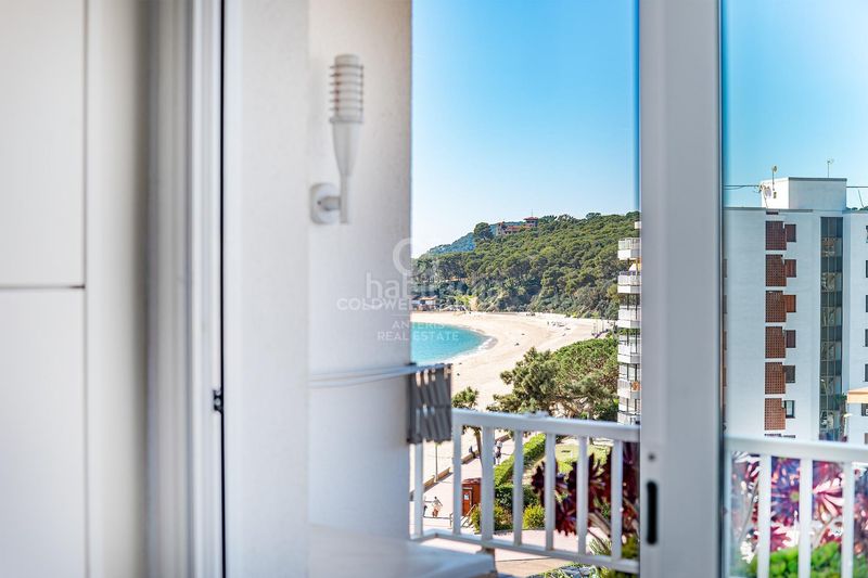 Foto 0a8d7562-3884-4a2a-aa64-4a8f5ec3229c. Pis amb piscina a Fenals Lloret de Mar