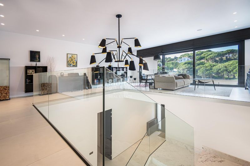 Foto 3f7af19f-dc83-446c-b6c0-60c94c6d5239. Casa amb aparcament piscina a El Mirador-La Cornisa Sant Andreu de Llavaneres