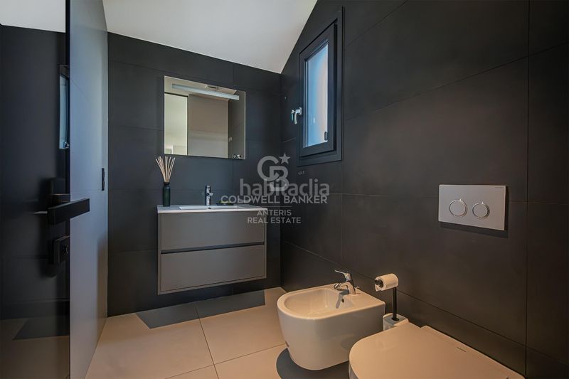 Foto 7c370b23-4c80-4396-b43f-1ebad3794741. Casa amb aparcament piscina a El Mirador-La Cornisa Sant Andreu de Llavaneres