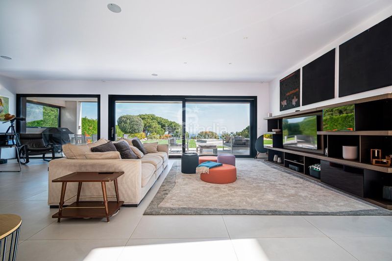 Foto d158a58a-f9ea-4400-84b3-88d46889fa22. Casa amb aparcament piscina a El Mirador-La Cornisa Sant Andreu de Llavaneres