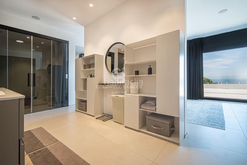 Foto e5e84849-0fe1-4cd1-8023-bf1f779fed17. Casa amb aparcament piscina a El Mirador-La Cornisa Sant Andreu de Llavaneres