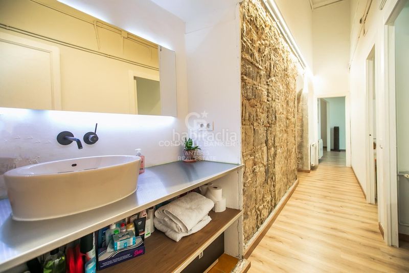 Foto b5d582c3-3834-4331-ba8f-2c560a150f1b. Pis amb calefacció a St. Pere - Sta. Caterina - El Born Barcelona