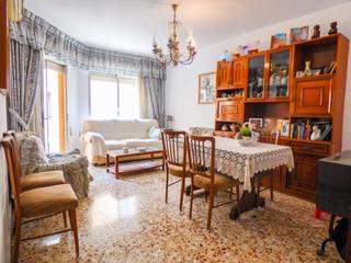 Pis  Carrer pare pere. Piso de tres dormitorios a 100 metros de marqus de campos