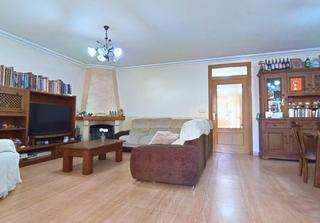 Chalet à Avenida enrique pastor 33. Chalet con gran porche en hondón listo para entrar a vivir!!