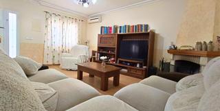 Xalet a Avenida enrique pastor 33. Chalet con gran porche en hondón listo para entrar a vivir!!