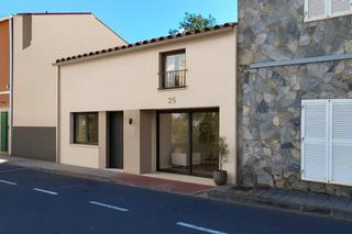 Maison à Avenida salvador-canalo 25. Casa  local para restaurar en hondón de las nieves