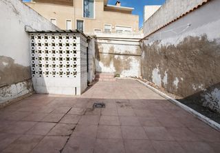 Casa a Avenida enrique pastor 33. Espacio, ubicación y muchas posibilidades en hondón de los frail