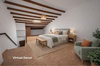 Casa in Avenida enrique pastor 33. Espacio, ubicación y muchas posibilidades en hondón de los frail