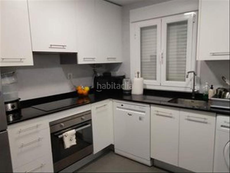 Foto 35c62fa8-31b3-4b52-824f-aff4f7f7a20c. Piso hecho soluciones vende en exclisiva. en Lucero Madrid