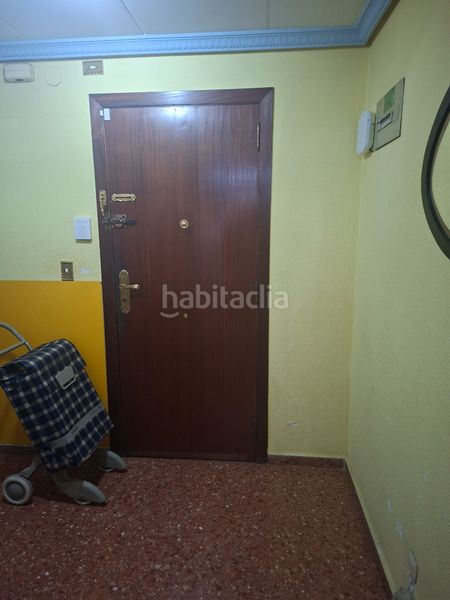 Foto 8d80dd69-d7ee-4072-91a1-6540a1706476. Pis a carrer de valència 28 a Zona Calle Valencia Torrent