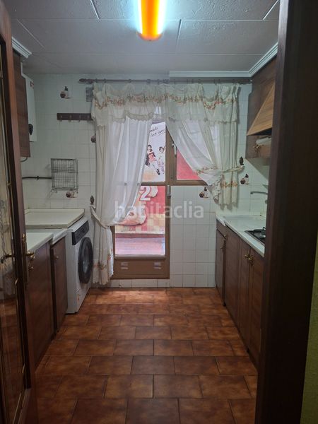 Foto c05d2c95-2024-454d-a9c3-8e1c9a8bdd92. Pis a carrer de valència 28 a Zona Calle Valencia Torrent