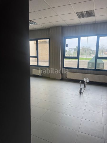 Foto 3e241f71-5c5b-49c5-a393-319cc781ead3. Alquiler local comercial  con sobresuelo en Ribadeo