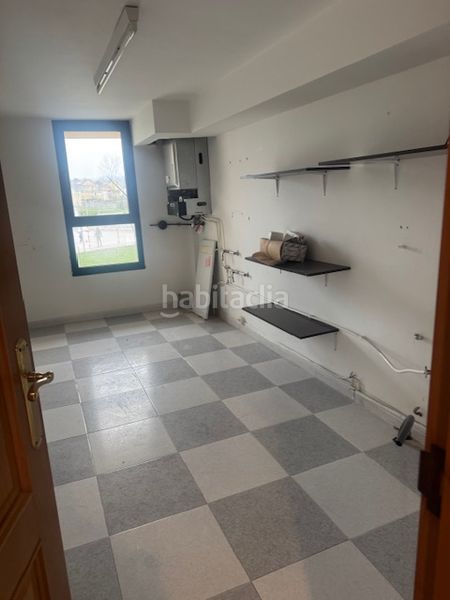 Foto 926e551a-abc4-4488-90d0-2de0a5f14336. Alquiler local comercial  con sobresuelo en Ribadeo