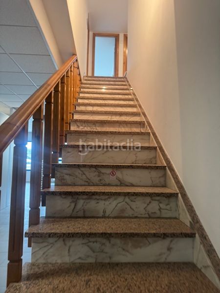 Foto 92bed424-5c47-4fef-b371-d950ff24f543. Alquiler local comercial  con sobresuelo en Ribadeo