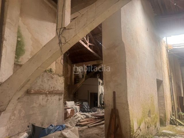 Foto 3be71a98-a276-48b2-acbe-ce3b9c2d2570. Nau industrial a Ribadeo