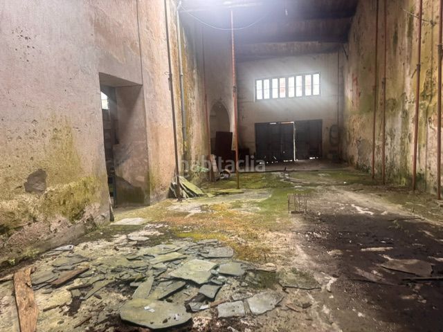 Foto 6fc694c5-7c31-4fb0-ae3f-3d58b7b598b6. Nau industrial a Ribadeo