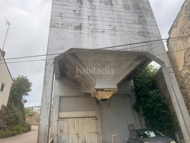 Foto b7d1758c-77bf-491c-b4d2-8c1082759485. Nau industrial a Ribadeo