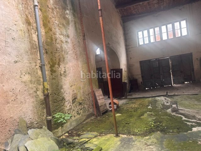 Foto d7701557-b97c-414d-ab09-8e8fd4ae13e4. Nau industrial a Ribadeo