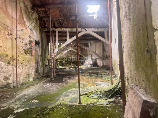 Foto ea8e0d8f-8167-4f6a-bbc7-d0464e8ce110. Nau industrial a Ribadeo