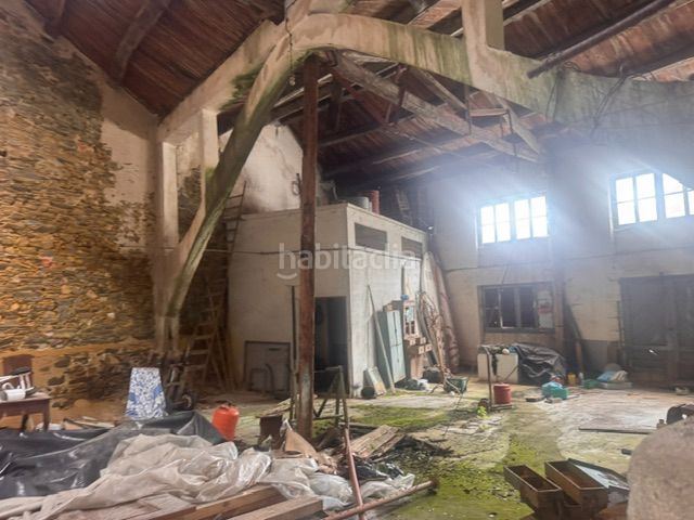 Foto f3d205b4-df14-4a31-8303-03fa2d892706. Nau industrial a Ribadeo