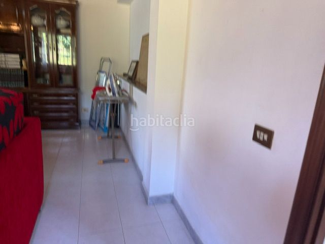Foto 39b9d369-a8e6-46e0-af2c-35232dff81bb. Masia amb xemeneia calefacció a Trabada