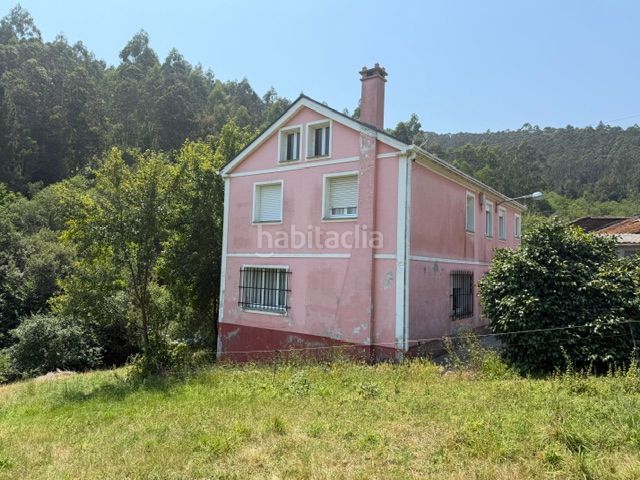 Foto 508f9a37-bef5-459b-a100-2b602dda8f55. Masia amb xemeneia calefacció a Trabada