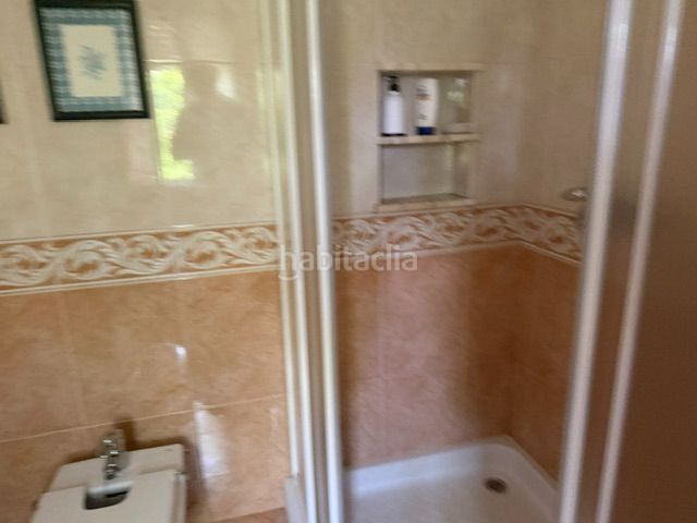 Foto 6ce0c220-e261-45d6-b196-5130016607f6. Masia amb xemeneia calefacció a Trabada
