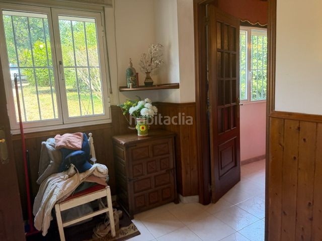 Foto a2a3f8a9-c963-45e4-8ba3-d8d15f92a707. Masia amb xemeneia calefacció a Trabada