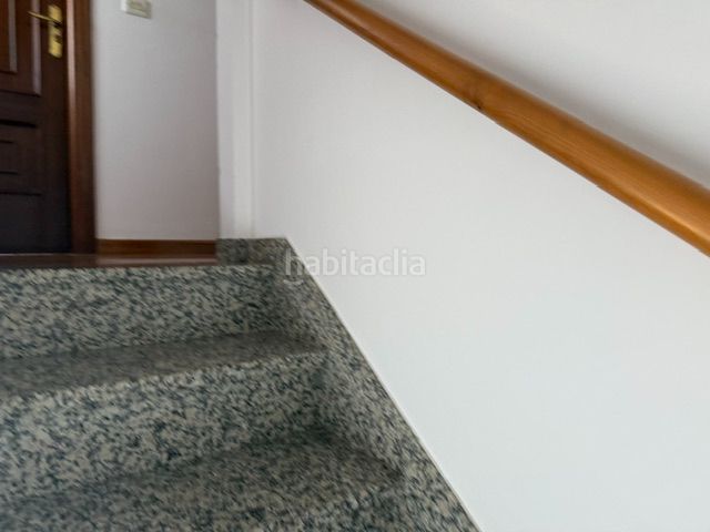 Foto c2565c6f-4875-4c35-ba6d-03d97cbb0f11. Masia amb xemeneia calefacció a Trabada