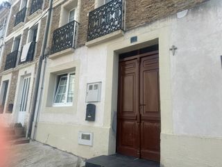Bauernhof  Calle mayor. Casa de piedra adosada por un lado reformada