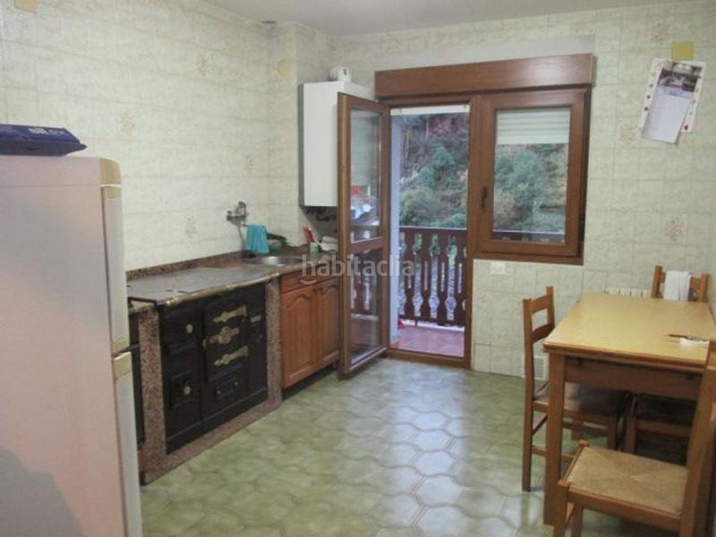 Foto 6cd1fbf3-7f37-41c3-81fc-c983b0d770a4. Appartamento con camino riscaldamento in Vegadeo