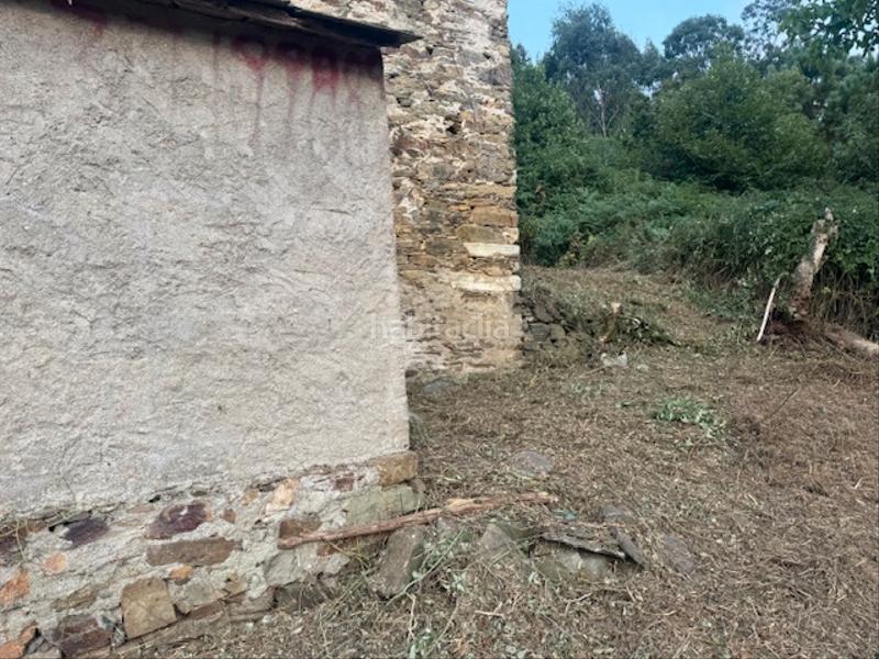 Foto 1f251384-8933-4d4f-b245-8808b2a14929. Masía casa cabaña de piedra en Castropol