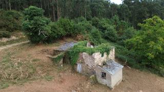 Masia  Lugar presa. Casa cabaña  de piedra