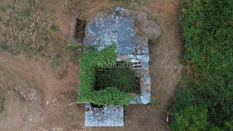Foto f0afb32c-d861-44c8-bf6f-6953490a7fc4. Masía casa cabaña de piedra en Castropol