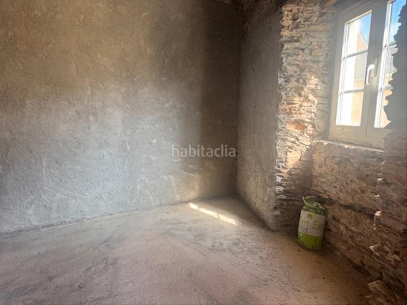 Foto 1f8aa6fe-b761-46b2-9db9-261af6d1b117. Casa adosada  en Castropol