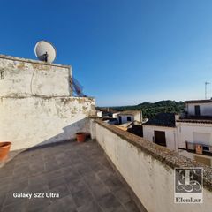 Àtic  Closa nova. En la pobla de montornes