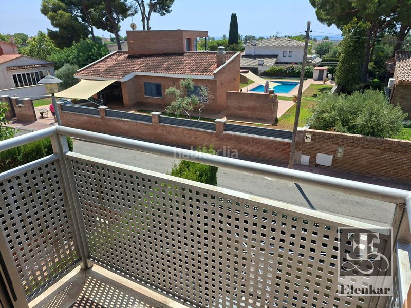 Foto 7bf44fdf-a130-44a8-bdd2-ffebf9135399. Casa adossada amb aparcament piscina a Bonavista Vendrell (El)