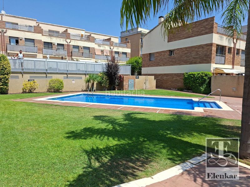 Foto e6c77501-22ce-4444-ab78-17b3b7904d29. Casa adossada amb aparcament piscina a Bonavista Vendrell (El)