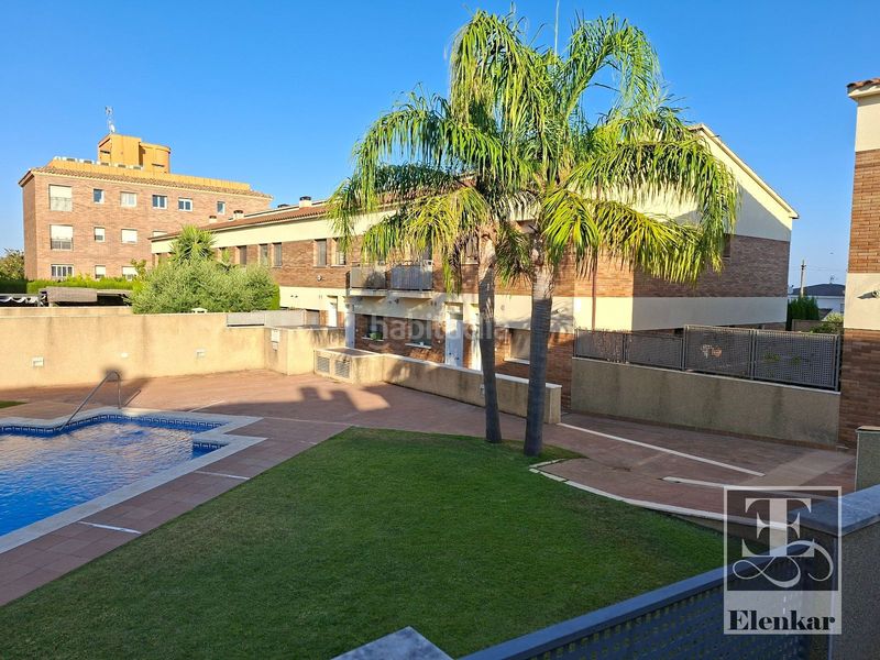 Foto f10f1143-4912-40a1-bedc-90bed49b0a63. Casa adossada amb aparcament piscina a Bonavista Vendrell (El)