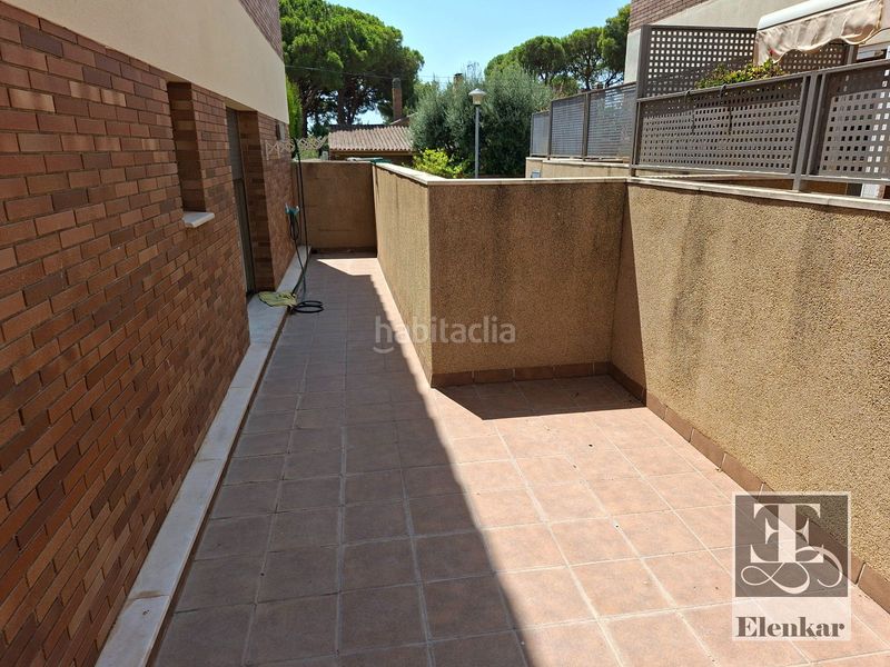 Foto fc9b86f2-283d-4cc4-a6df-98902b1c449e. Casa adossada amb aparcament piscina a Bonavista Vendrell (El)