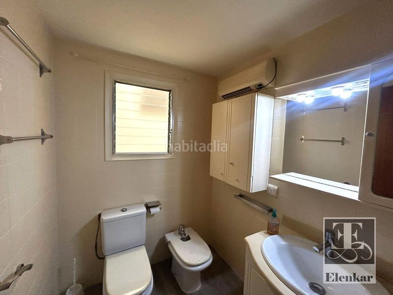 Foto eee35b17-0ba4-4d67-a53a-e5d0f72e132d. Pis a Calafell platja Calafell