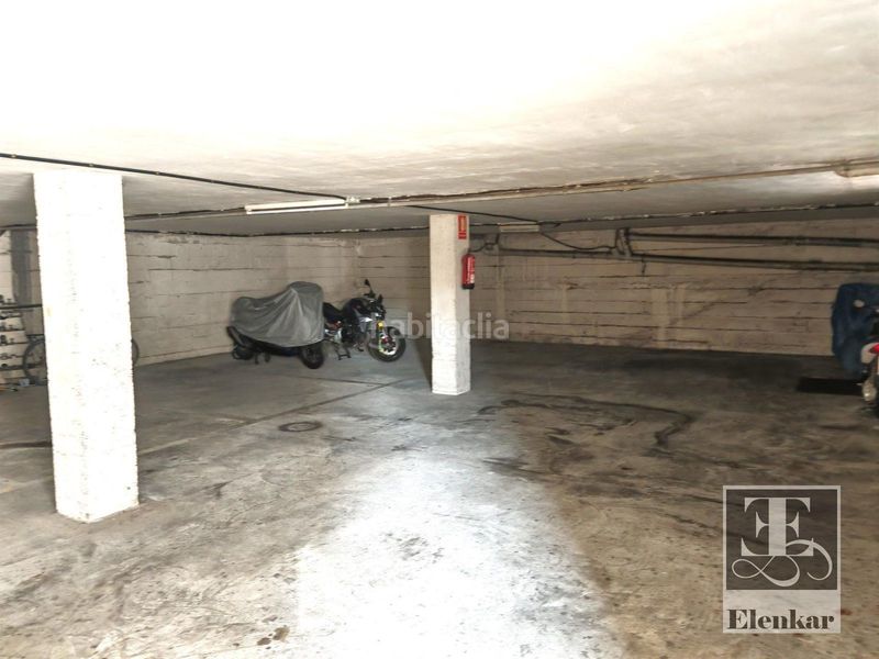 Foto 0afbf95d-6f54-436a-9c09-b26507c9cd85. Aparcament cotxe a Calafell poble Calafell