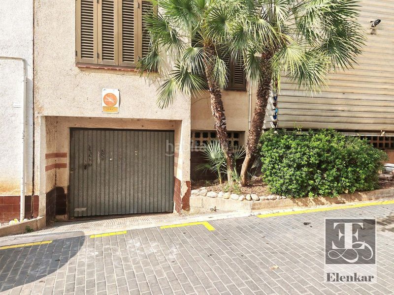 Foto 52a0c516-7eed-409d-a527-9ea8de6d319b. Aparcament cotxe a Calafell poble Calafell